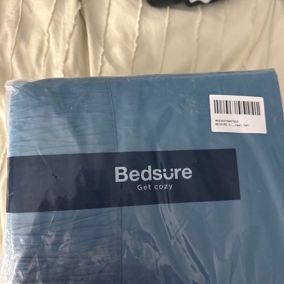 New never open queen bed sheets beautiful blue - Picture 1 of 1